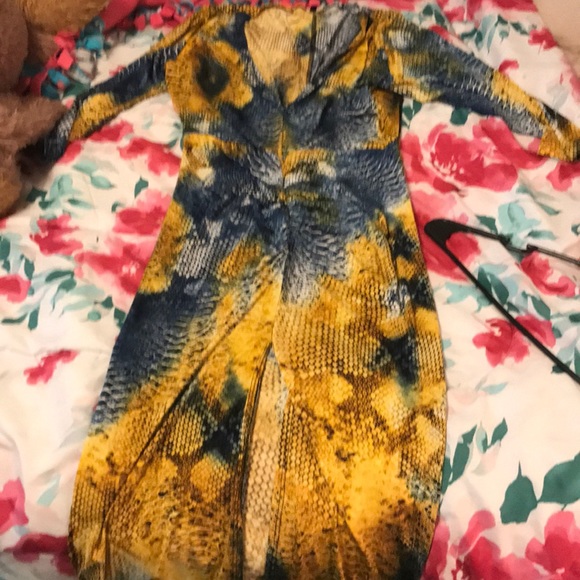 Fitted snake print dress with deep v neck and slit - Picture 1 of 2